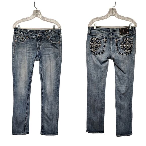 MISS ME Denim - MISS ME MEDIUM WASH MID RISE EMBROIDERED BOOTCUT JEANS SIZE 31 (JP5361T)